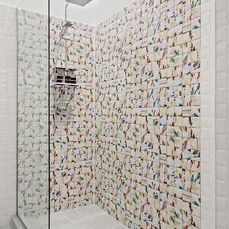 Brand New - Old Town Daire *